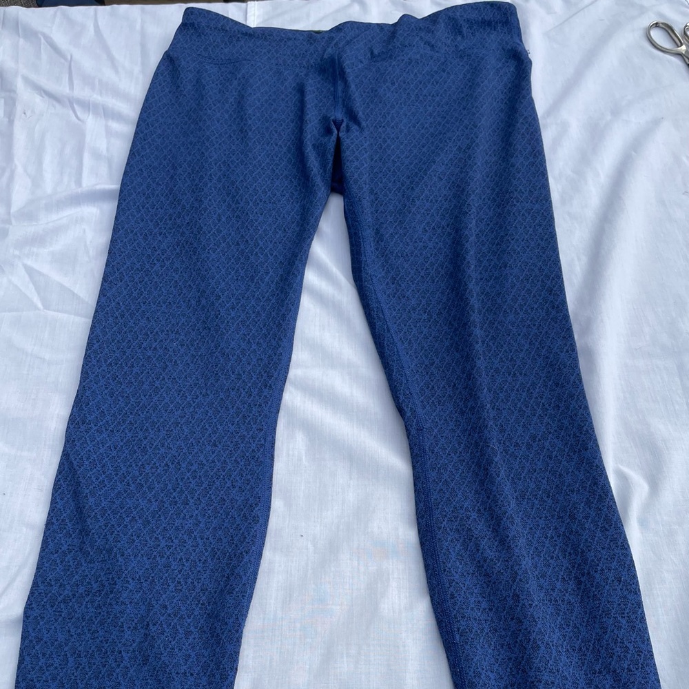 PRANA blue and black diamonds graphics yoga leggings size L